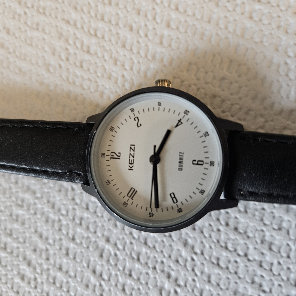 Kezzi Ladies Black and White Quartz Watch